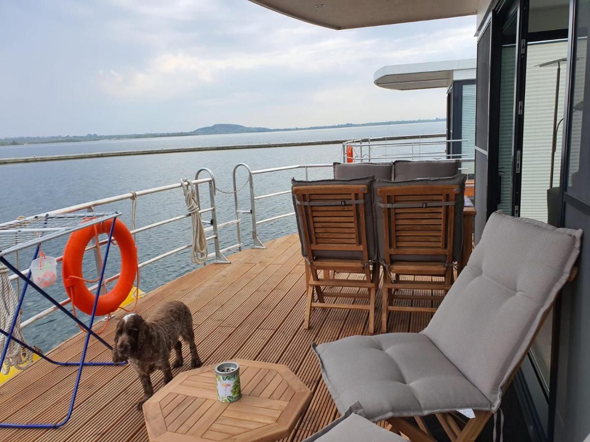 Hausboote Marina Braunsbedra Villa Bagian luar foto