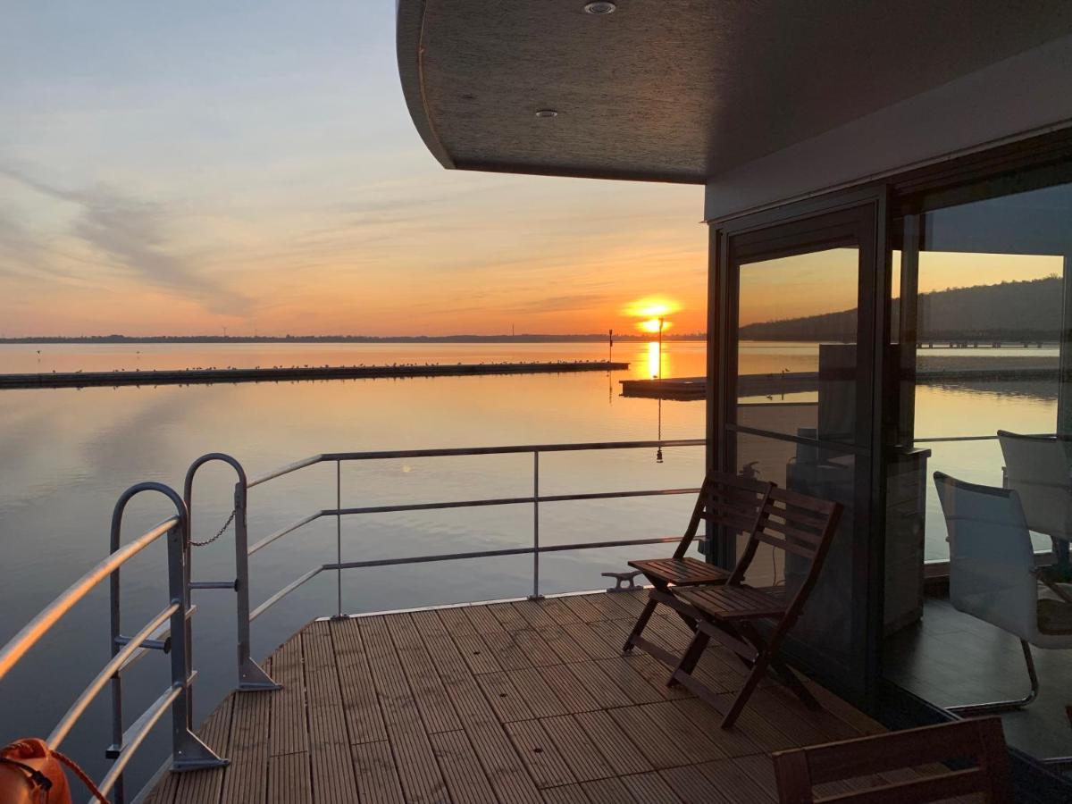 Hausboote Marina Braunsbedra Villa Bagian luar foto